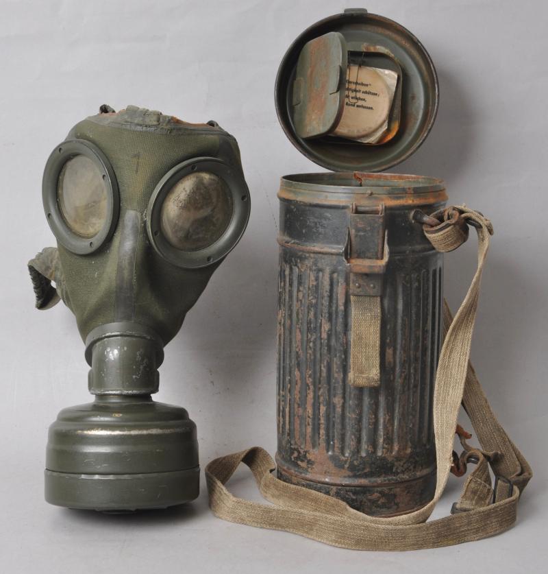 WW2 German Early War Luftwaffe Gas Mask Set