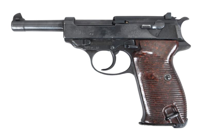 WW2 German P38 Pistol 1942 - Reddish Brown Grips