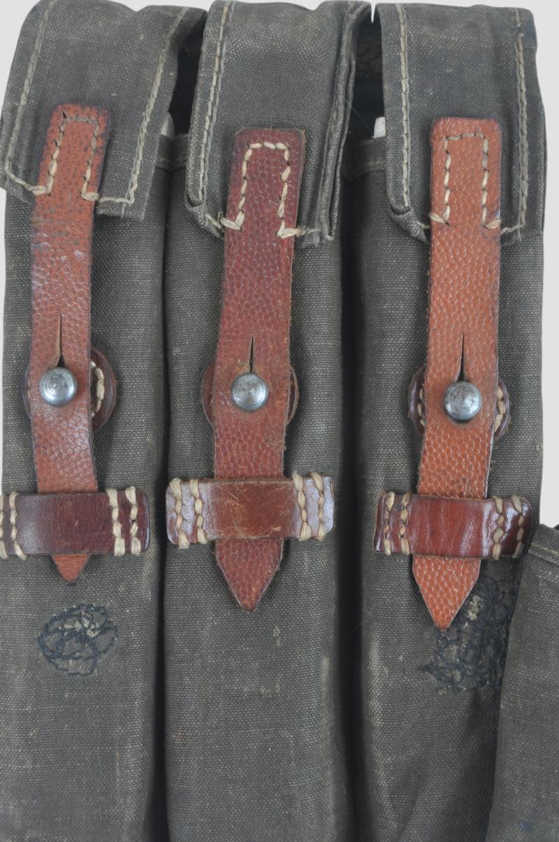 WW2 German MP40 Magazine Pouch 1942