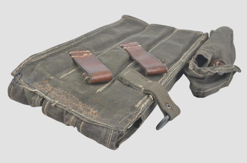 WW2 German MP40 Magazine Pouch 1942