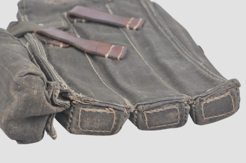 WW2 German MP40 Magazine Pouch 1942