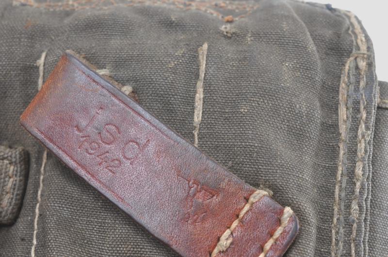 WW2 German MP40 Magazine Pouch 1942